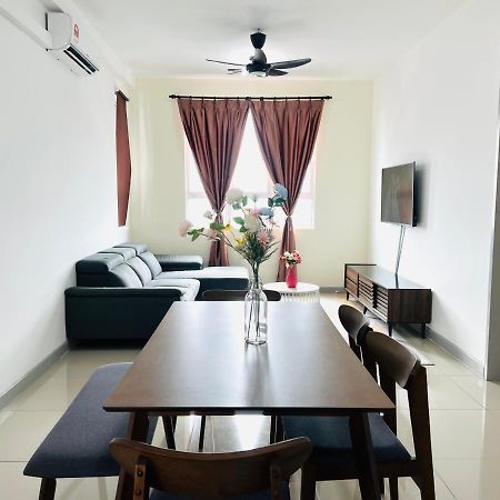 Ureshii Homestay Ladang Tanjung Kuala Terengganu With Pool Exterior photo